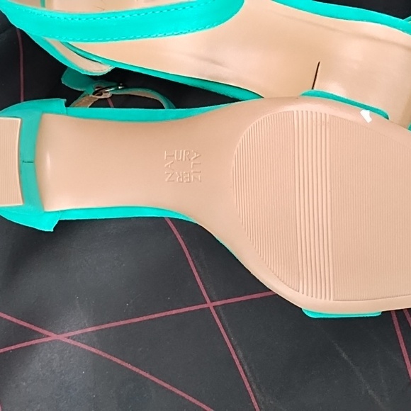 Naturalizer Women's jade green suede ankle strap shoe - Picture 5 of 5